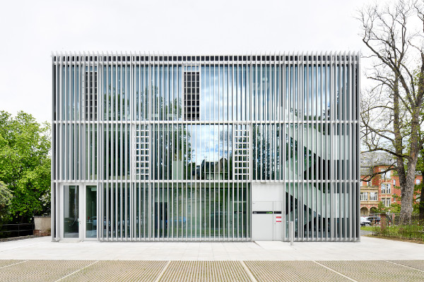 06/2021 - Auf dem Campus der THM in Gießen wurden die Werkstatt- und Seminargebäude fertiggestellt.